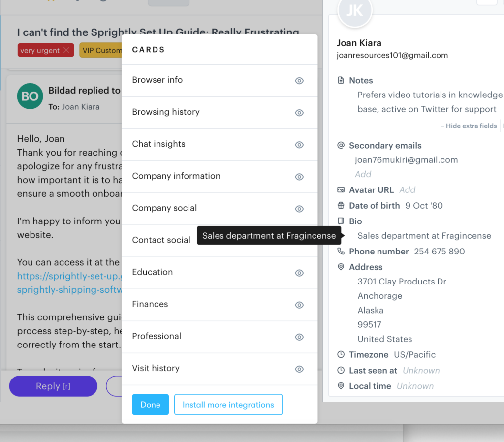 A customer profile with centralized data and previous conversation history within Groove. 